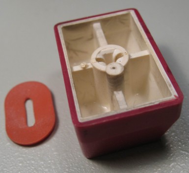 Keycap underside, click image for a larger version. ©2011 Serge Devidts