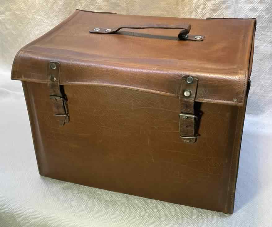 8601a Pr&uuml;fger&auml;t  Carry case, click image for a larger version